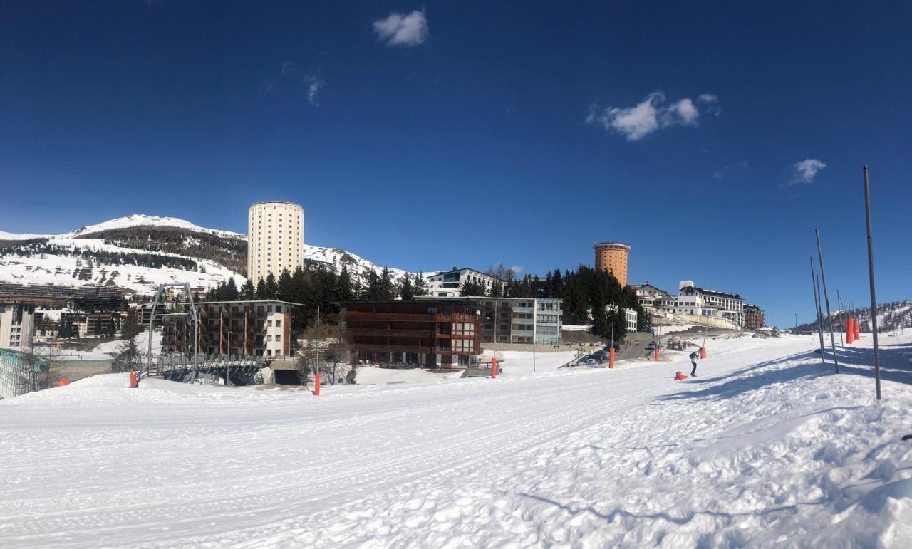 Nice House On The Ski Slopes Sestriere Exterior foto