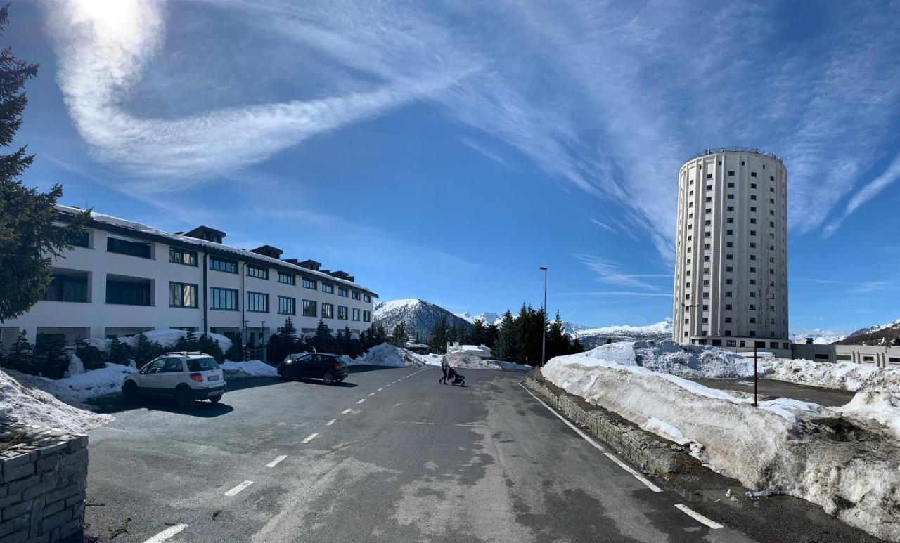 Nice House On The Ski Slopes Sestriere Exterior foto