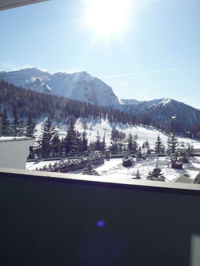 Nice House On The Ski Slopes Sestriere Exterior foto