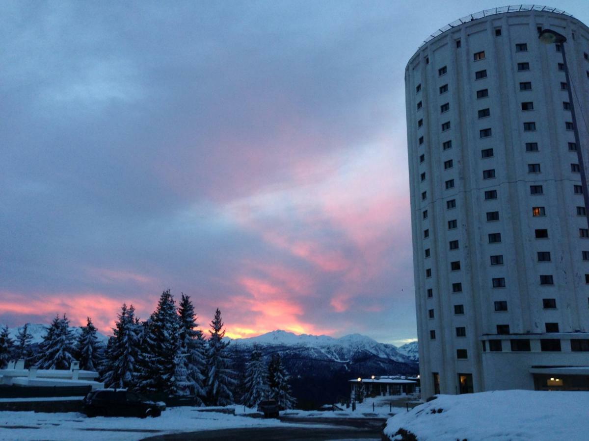 Nice House On The Ski Slopes Apartamento Sestriere Exterior foto